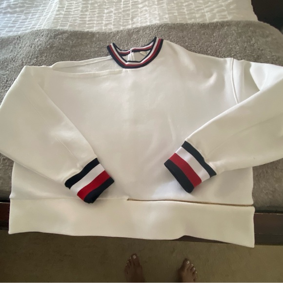 Very nice white top .Worn once  to big for me. - Picture 3 of 9